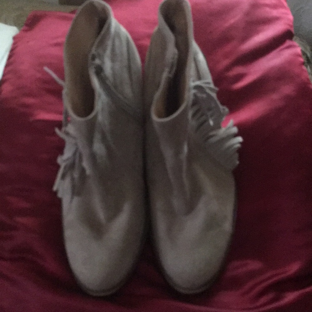 Boots - Picture 3 of 3